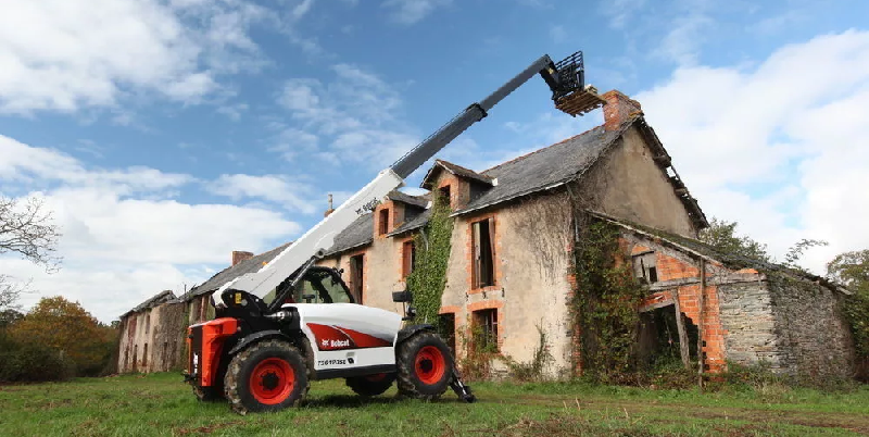 Телескопический погрузчик с высоким уровнем безопасности